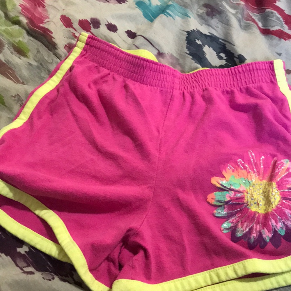 Graphic shorts